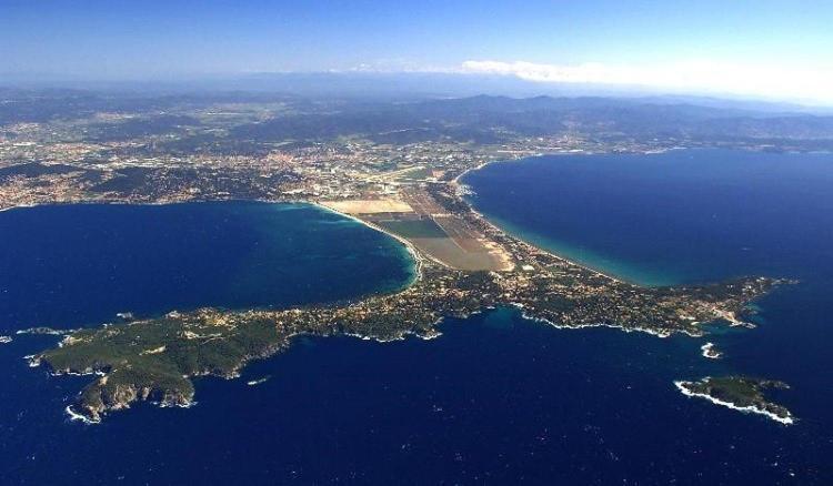 Spacieux Studio Sur Le Port De Hyères Eksteriør billede